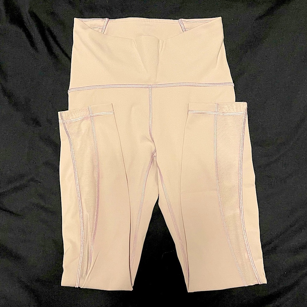 Wunder Under High-Rise Lululemon size 4 Tan